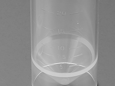 管体表面刻度清晰，方便观察，准确度±2%