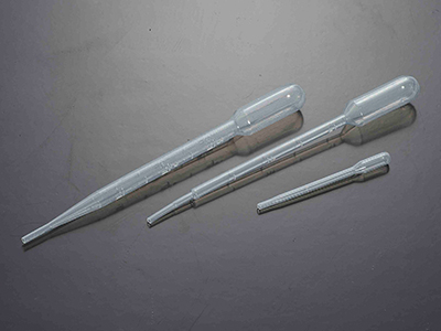 采用小吸头设计,刻度线清晰、准确，可保证滴量的可重复性