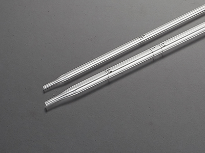 细长管身，易于进出窄口容器